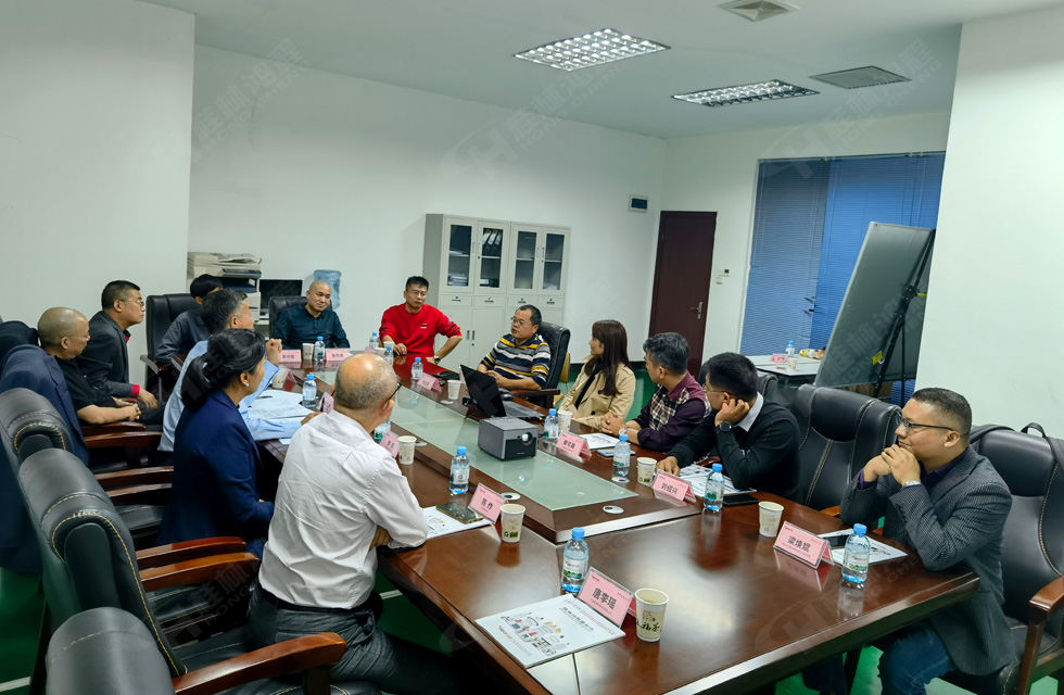 廣西塑料行業(yè)協(xié)會(huì)一行蒞臨桂林鴻程參觀指導(dǎo)! 廣西塑料行業(yè)協(xié)會(huì)一行蒞臨桂林鴻程參觀指導(dǎo)!